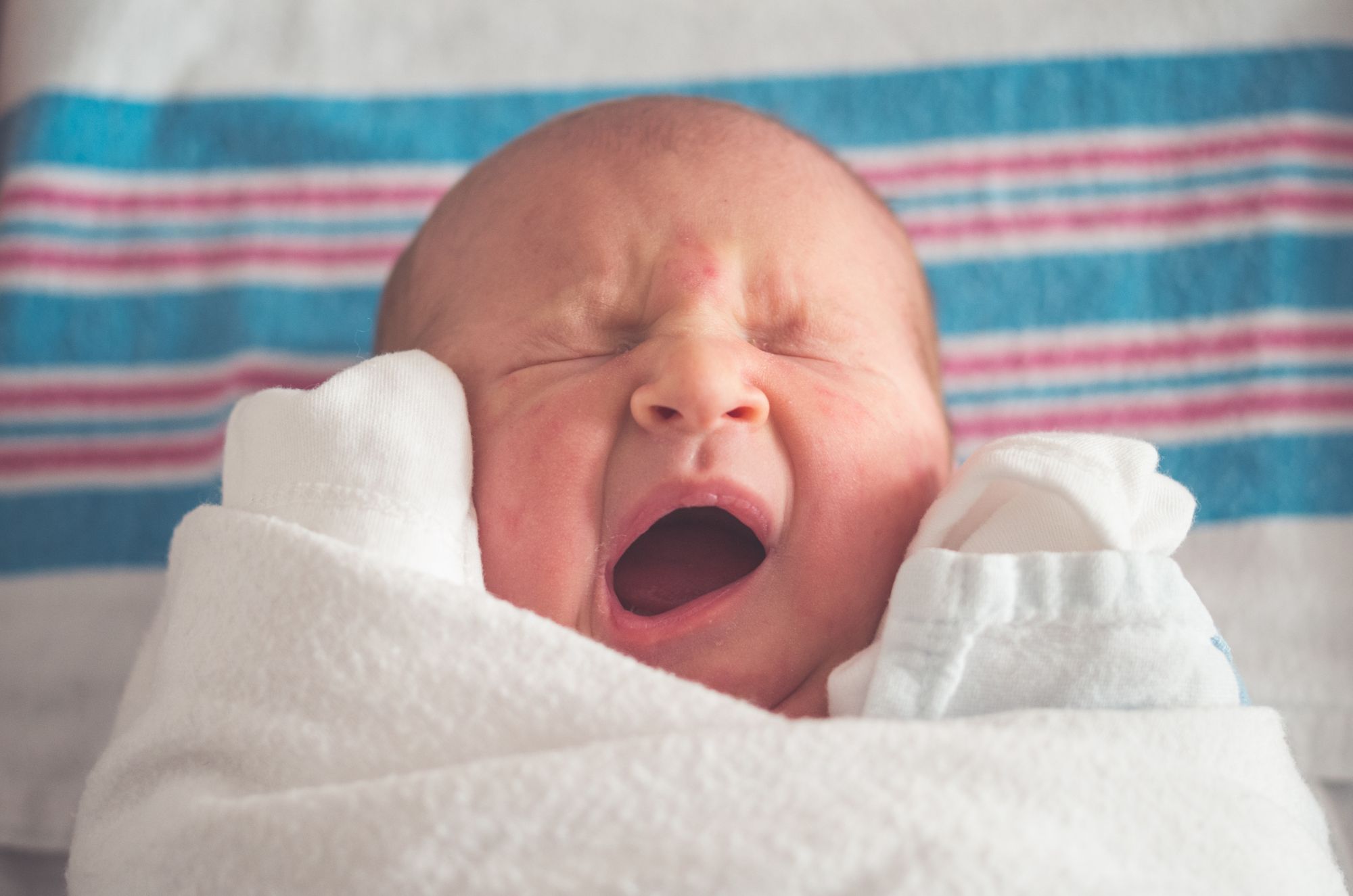 4 Tips For Staying Calm When Your Baby Cries Through The Night